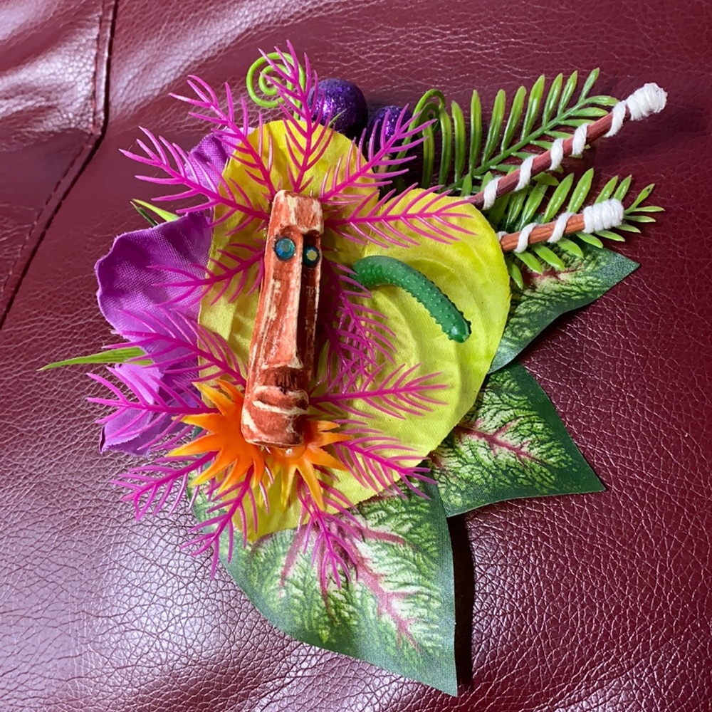 Rockabilly tiki flower hair clip by Fancy Fruits